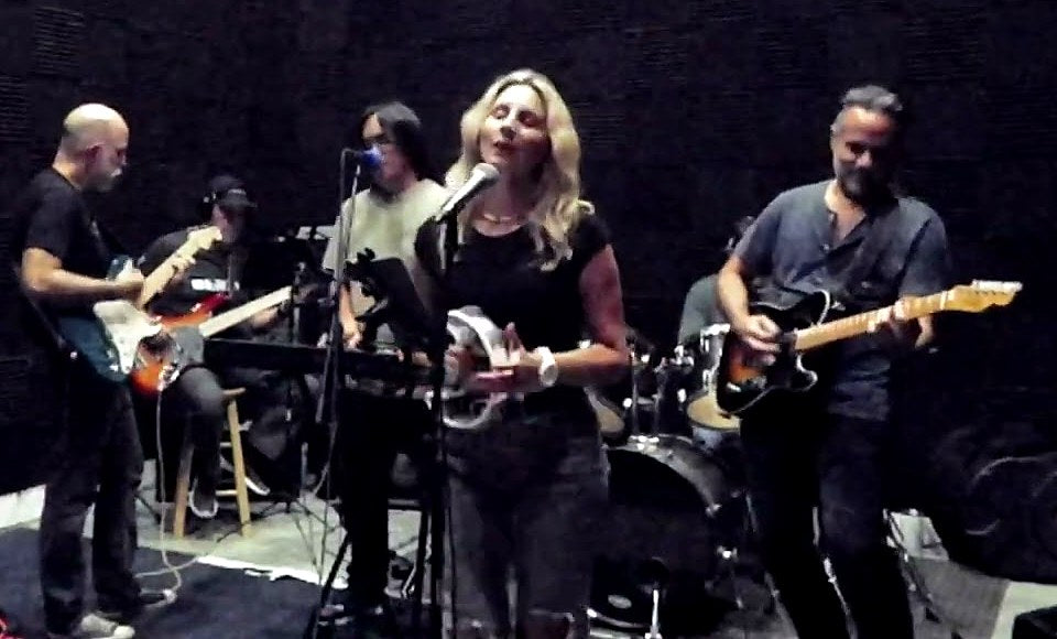 The Lufts, the full band playing together